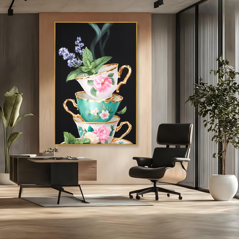Tablou canvas cu stiva de cesti pictate cu flori, in rama de aluminiu auriu, pe perete intr-un birou